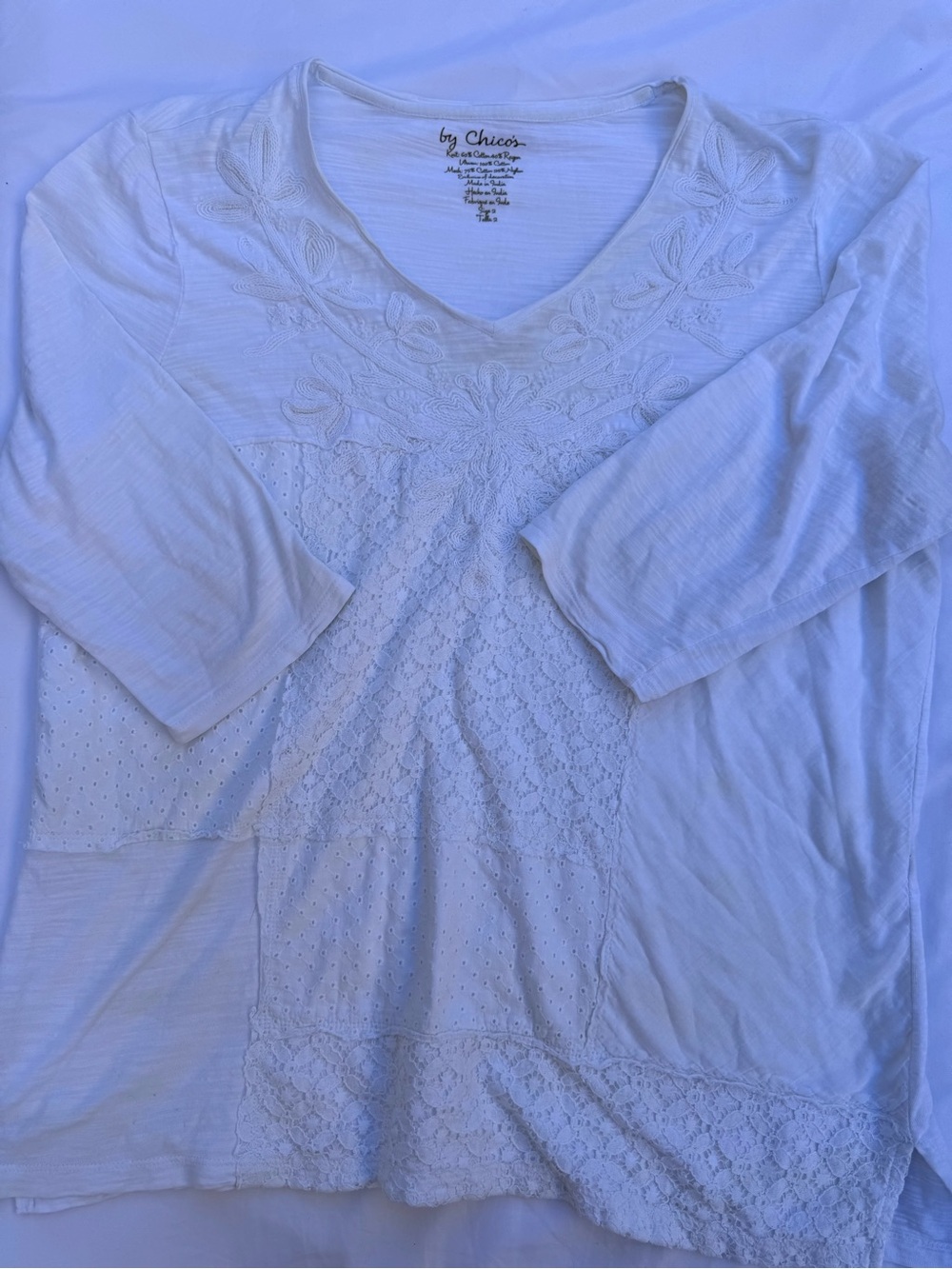 Chico’s 2 White Embroidered V Neck 3/4 Sleeve Quiet Luxury Timeless